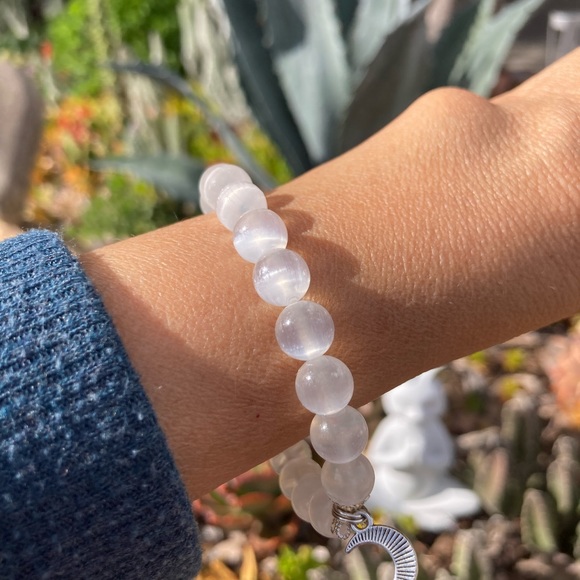Selenite Moon 🤍 Bracelet - Picture 3 of 11